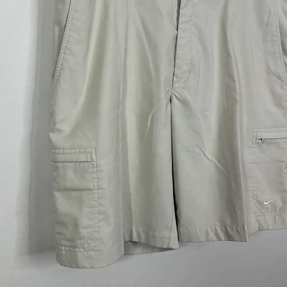 Nike Golf Dri-FIT Shorts Mens 36 Khaki Tan Flat Front Zipped Utility Pockets